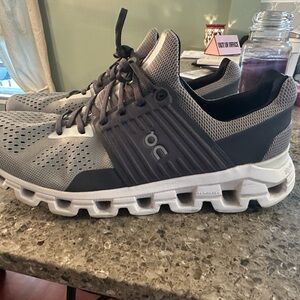 On Running Men's Gray Running Shoes